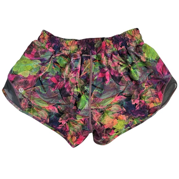 Lululemon Hotty Hot Low-Rise Lined Short 2.5" size 6 in Vivid Floral Tone Multi - Picture 6 of 8
